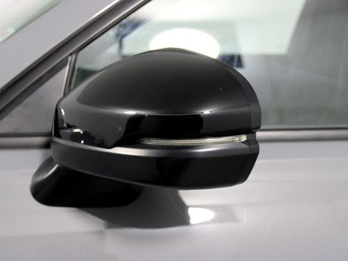 Used 2025 Honda HR-V Sport image 40