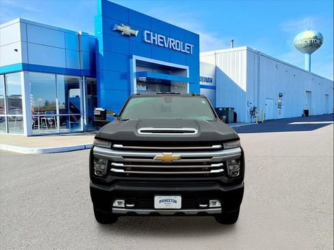 Used 2022 Chevrolet Silverado 3500 High Country w/ Z71 Off-Road Package image 9