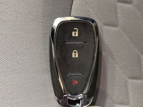 Used 2018 Chevrolet Equinox LT image 33