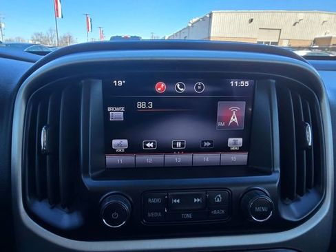 Used 2015 GMC Canyon SLE image 18