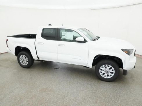 New 2026 Toyota Tacoma SR5 AWD/4WD image 12