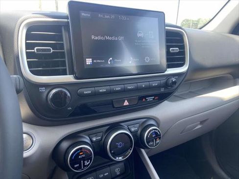 New 2025 Hyundai Venue SEL image 13