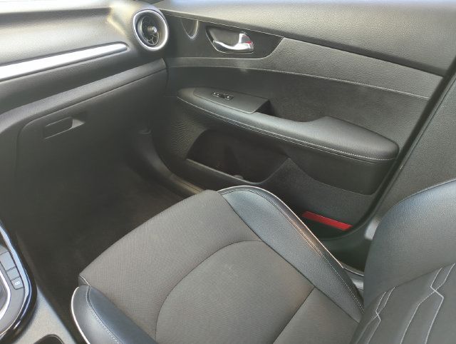 Used 2022 Kia Forte GT-Line w/ GT-Line Technology Package FWD image 27