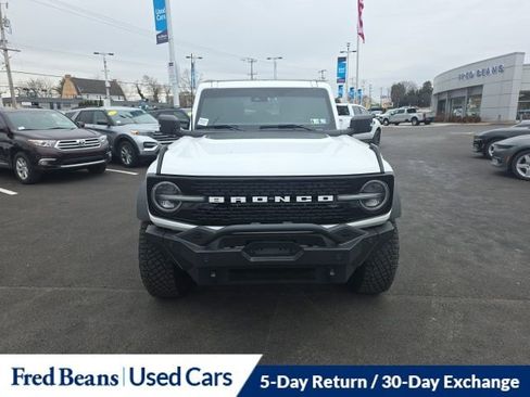 Used 2023 Ford Bronco Wildtrak image 2