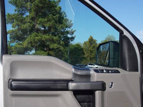 Used 2016 Ford F150 XLT w/ Equipment Group 301A Mid RWD image 9