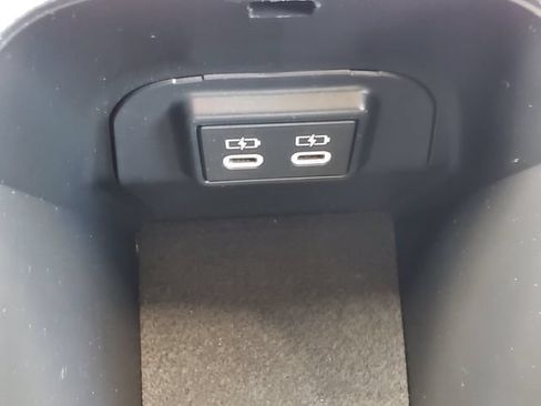 Used 2025 Toyota RAV4 XLE AWD/4WD image 32