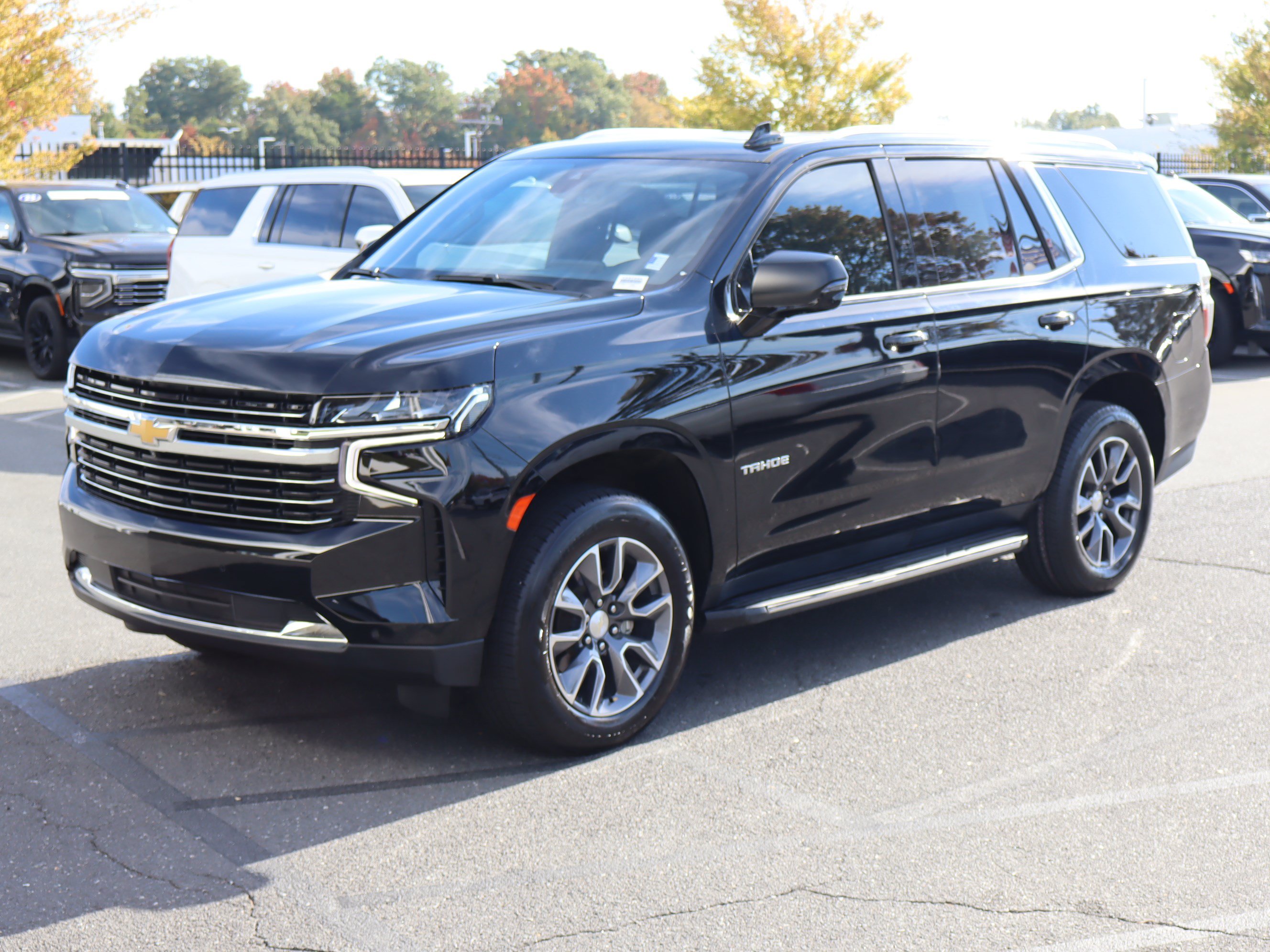 Used 2021 Chevrolet Tahoe LT w/ LT Signature Package RWD image 5