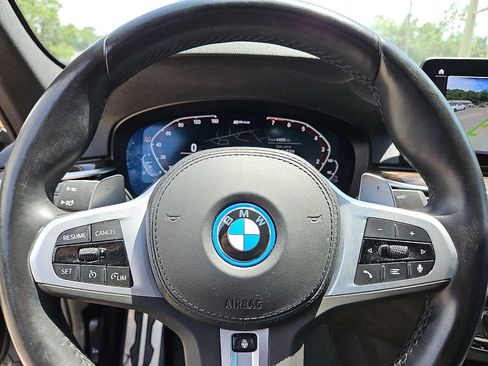 Used 2023 BMW 530e xDrive w/ Premium Package AWD/4WD image 21