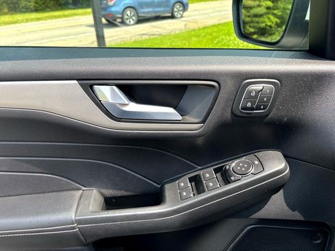 Used 2022 Ford Escape SEL w/ Technology Package image 18