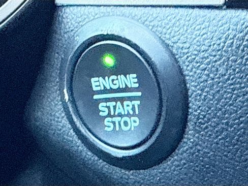 Used 2020 Ford Escape SE Sport image 35