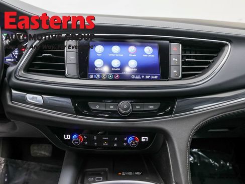 Used 2024 Buick Enclave Premium image 12