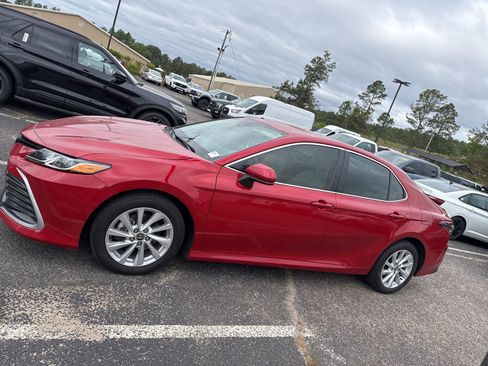 Used 2023 Toyota Camry LE FWD image 4