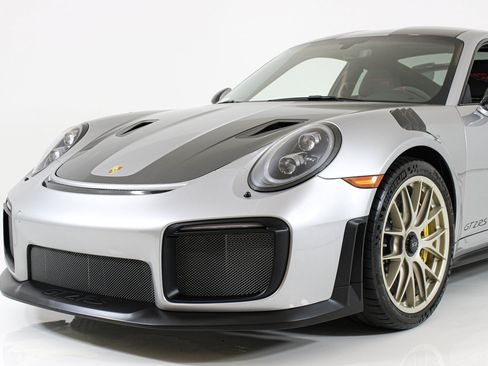 Used 2018 Porsche 911 GT2 RS RWD image 13