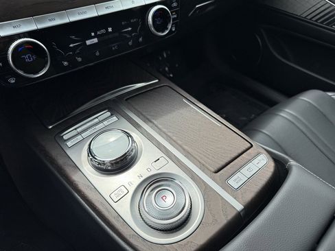 Used 2024 Genesis G80 image 27