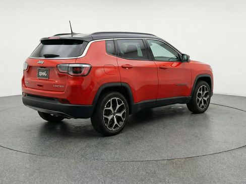 Used 2025 Jeep Compass Limited AWD/4WD image 9