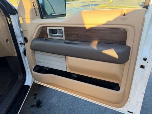 Used 2013 Ford F150 Lariat w/ Luxury Equipment Group image 12