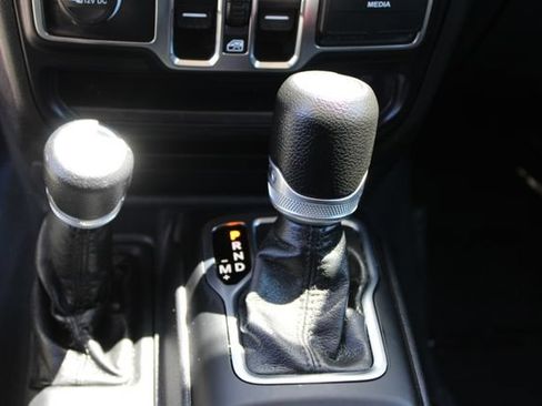Used 2022 Jeep Gladiator Sport AWD/4WD image 21