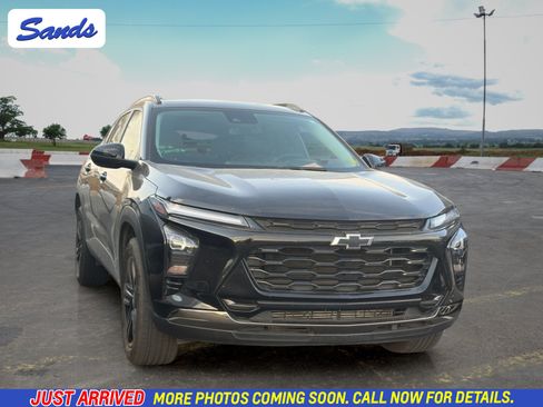 Used 2025 Chevrolet Trax ACTIV w/ Driver Confidence Package FWD image 1