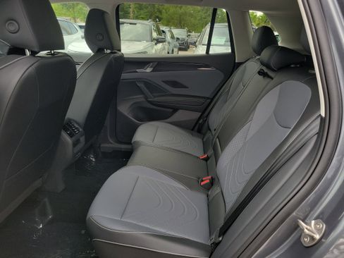 New 2026 Volkswagen Tiguan SE FWD image 16