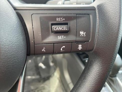 Used 2025 Nissan Kicks SV w/ Illumination Package image 10