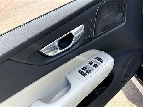 New 2026 Volvo V60 B5 Cross Country Ultra image 28