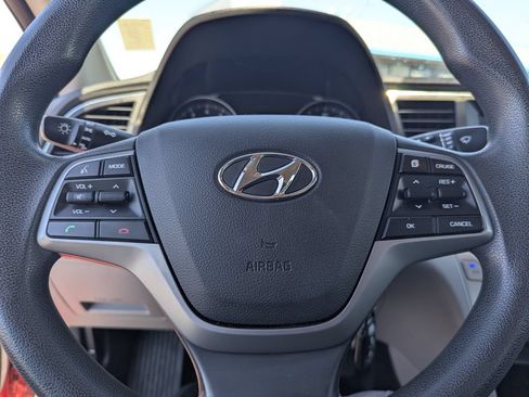 Used 2018 Hyundai Elantra SEL FWD image 19
