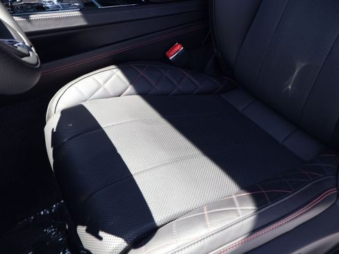 Certified 2020 Bentley Continental GT V8 AWD/4WD image 9