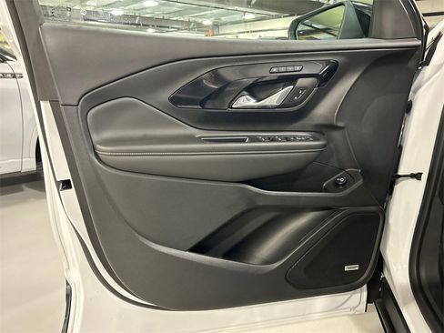 Used 2022 GMC Terrain AT4 w/ Infotainment Package II image 9