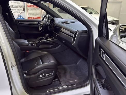 Used 2019 Porsche Cayenne AWD/4WD image 15