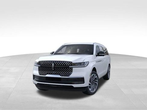 New 2026 Lincoln Navigator L Reserve AWD/4WD image 2