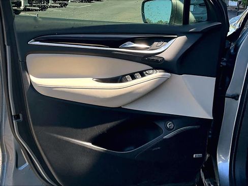 Used 2020 Buick Enclave Premium w/ Surround and Sites Package image 23