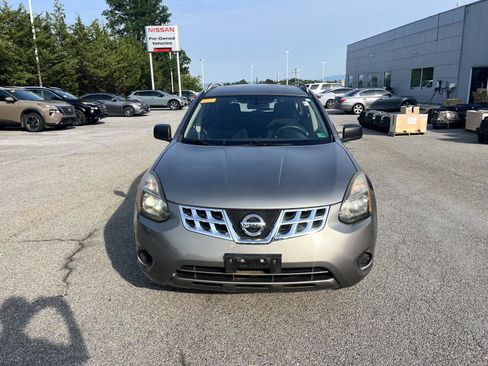 Used 2014 Nissan Rogue S w/ Convenience Package AWD/4WD image 2