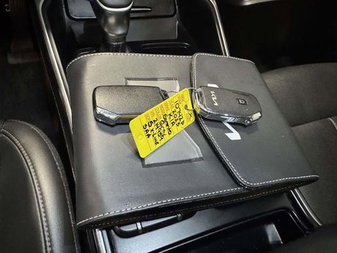 Used 2023 Kia Sorento S w/ Panoramic Sunroof Package AWD/4WD image 32