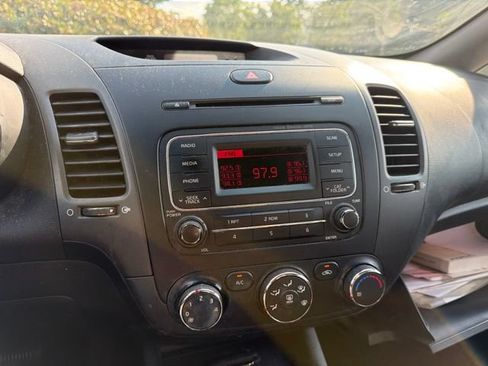 Used 2016 Kia Forte LX FWD image 21