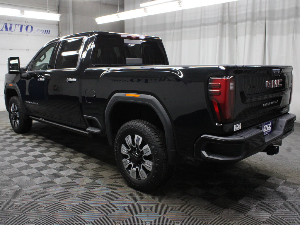 Used 2025 GMC Sierra 3500 Denali w/ Denali Reserve Package AWD/4WD image 7