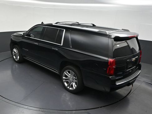 Used 2020 Chevrolet Suburban Premier w/ Premier Plus Edition RWD image 18