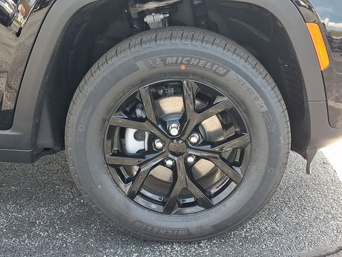 New 2026 Jeep Grand Cherokee Altitude AWD/4WD image 8