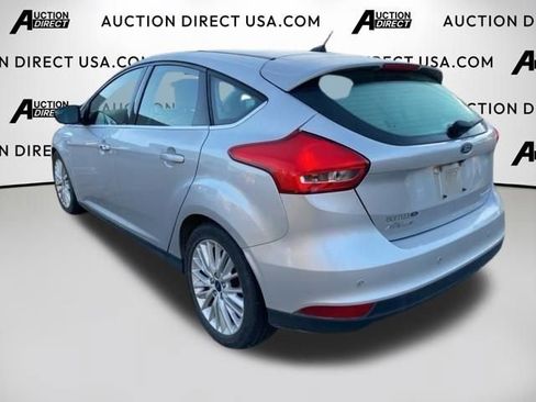 Used 2018 Ford Focus Titanium image 12