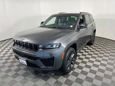 New 2026 Jeep Grand Cherokee Limited AWD/4WD image 2