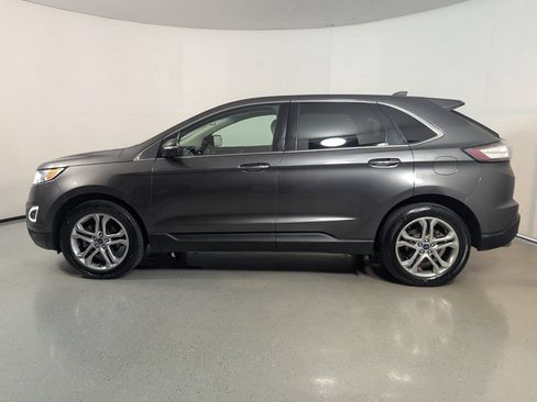 Used 2018 Ford Edge Titanium FWD image 4