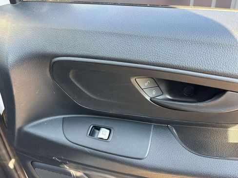Used 2022 Mercedes-Benz Metris image 15