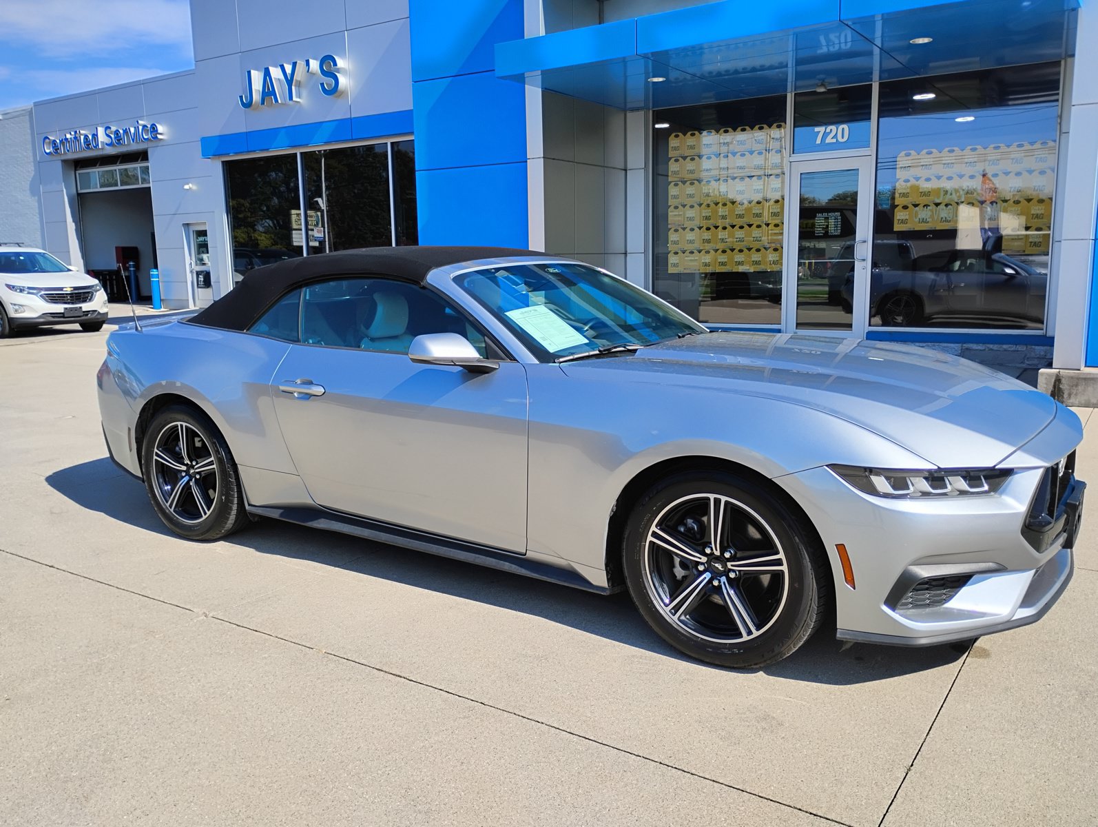 Used 2024 Ford Mustang Premium RWD image 4