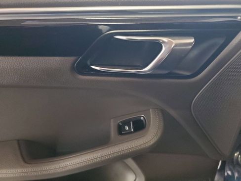 Used 2016 Porsche Macan S image 13