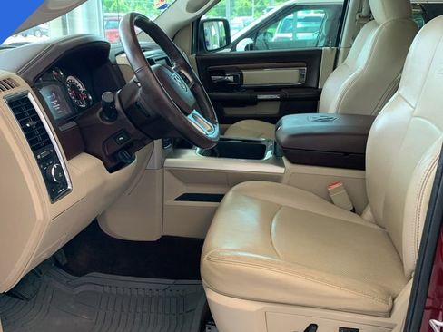 Used 2017 RAM 1500 Laramie w/ Convenience Group AWD/4WD image 3