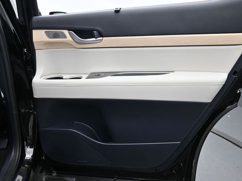 Used 2025 Hyundai Palisade Limited image 24