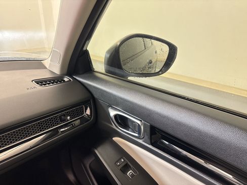 Used 2024 Honda Civic EX-L image 27