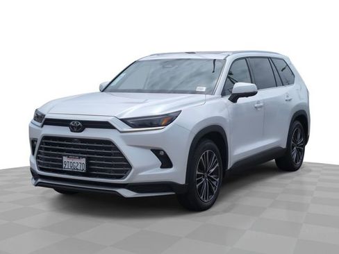 Used 2025 Toyota Grand Highlander AWD Hybrid image 1