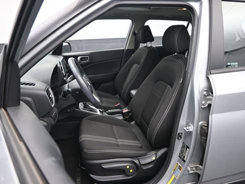 Used 2022 Hyundai Venue SEL FWD image 19