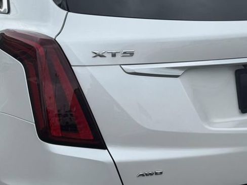 Certified 2024 Cadillac XT5 Premium Luxury AWD/4WD image 9