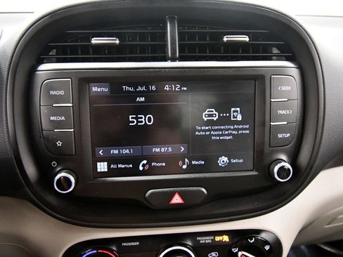 Certified 2025 Kia Soul LX FWD image 22